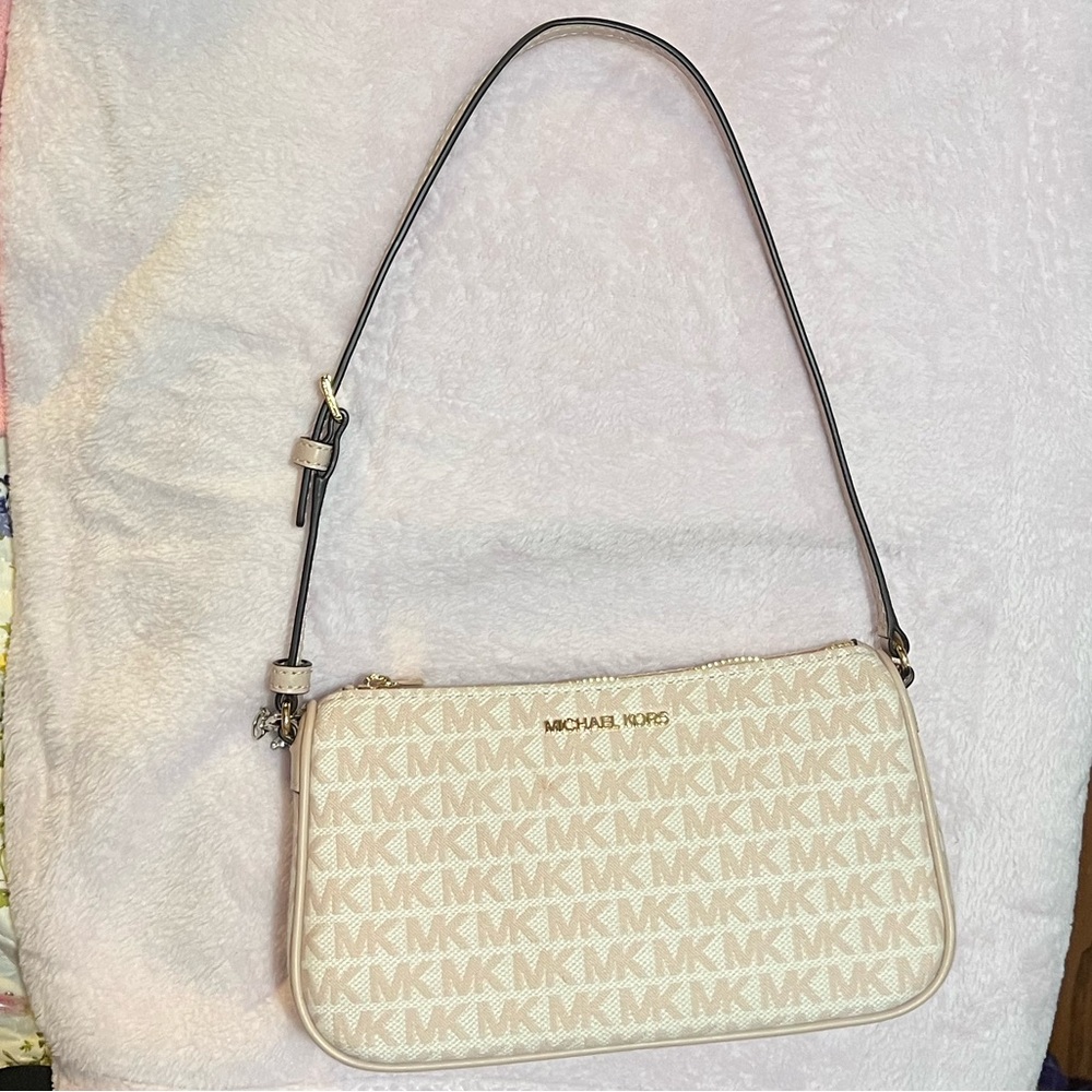 Pink Micheal Kors shoulder purse